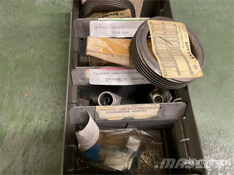 Quantity of Speedometer and Cable Assemblies, Misc Коммерческий транспорт - Другие