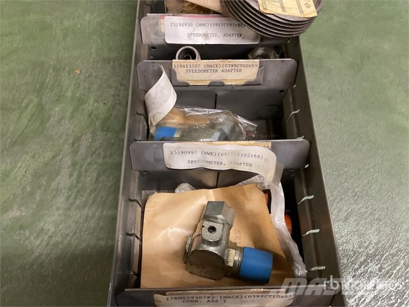 Quantity of Speedometer and Cable Assemblies, Misc Коммерческий транспорт - Другие
