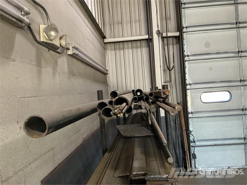 Quantity of Steel and Storage Rack Andet tilbehør