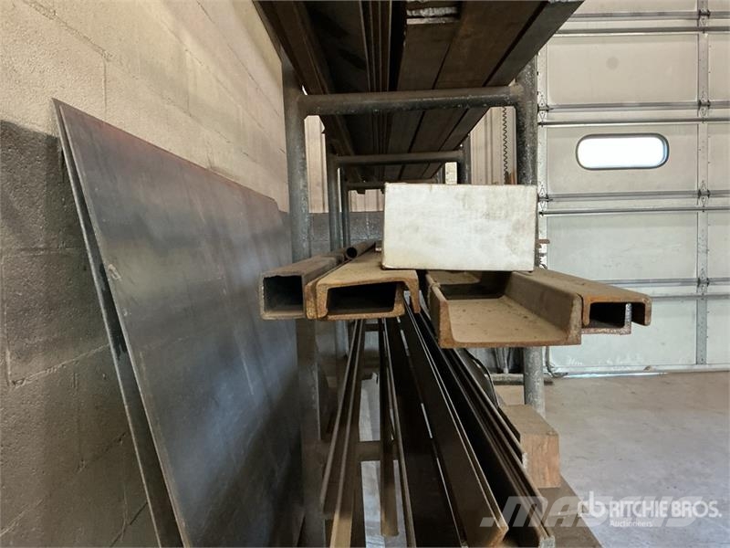 Quantity of Steel and Storage Rack Andet tilbehør