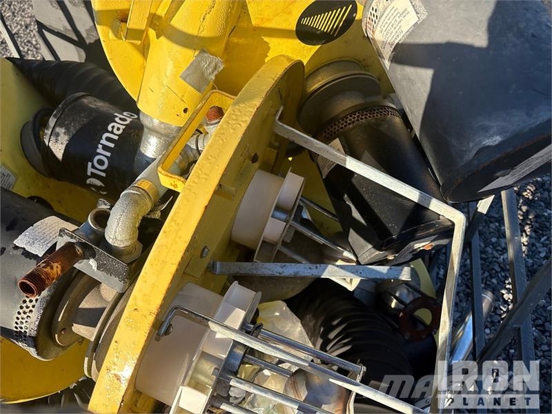  Quantity of Tornado Vacuums 其他