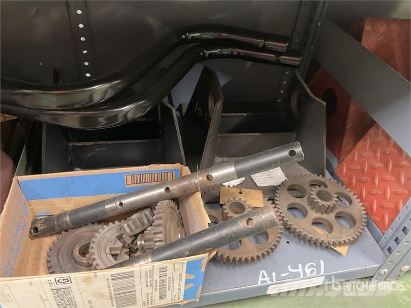 Quantity of Trailer Dolly Parts, Rollup Door Parts Andet tilbehør