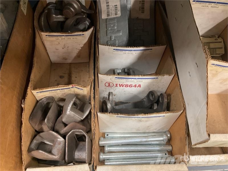 Quantity of Trailer Dolly Parts, Rollup Door Parts Andet tilbehør