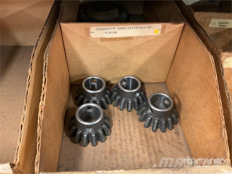 Quantity of Trailer Dolly Parts, Rollup Door Parts Andet tilbehør