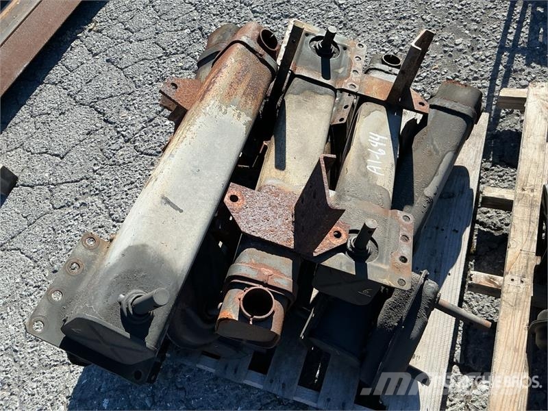  Quantity of Trailer Landing Gear Legs Drugi deli