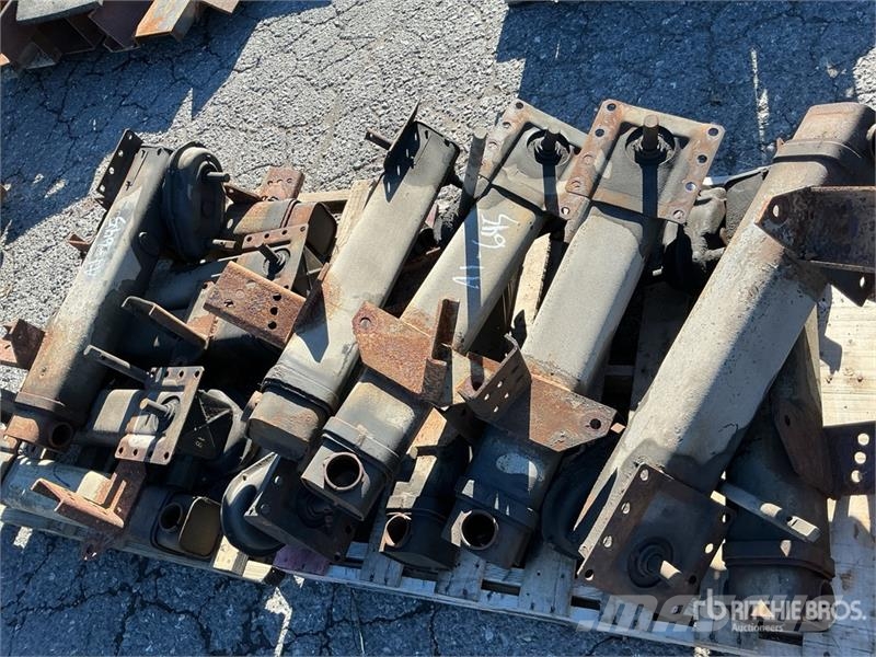 Quantity of Trailer Landing Gear Legs Drugi deli