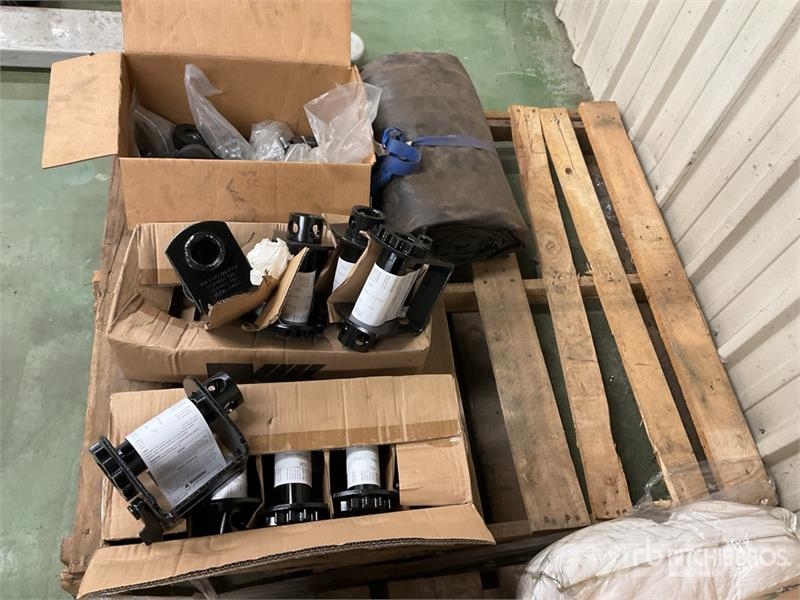  Quantity of Trailer Winches, Rollers and Tarp Drugi deli