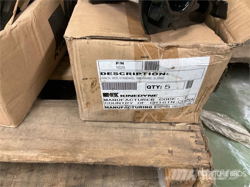  Quantity of Trailer Winches, Rollers and Tarp Drugi deli