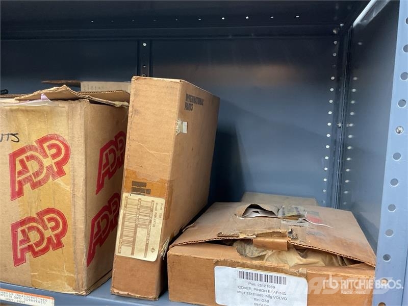  Quantity of Transmission Overhaul Kits w/Misc. Tra Коммерческий транспорт - Другие