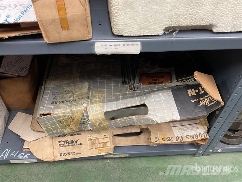  Quantity of Transmission Overhaul Kits w/Misc. Tra Коммерческий транспорт - Другие