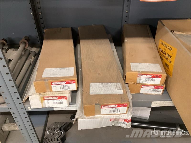 Quantity of U-Bolt Kits and Misc. Parts Drugi deli