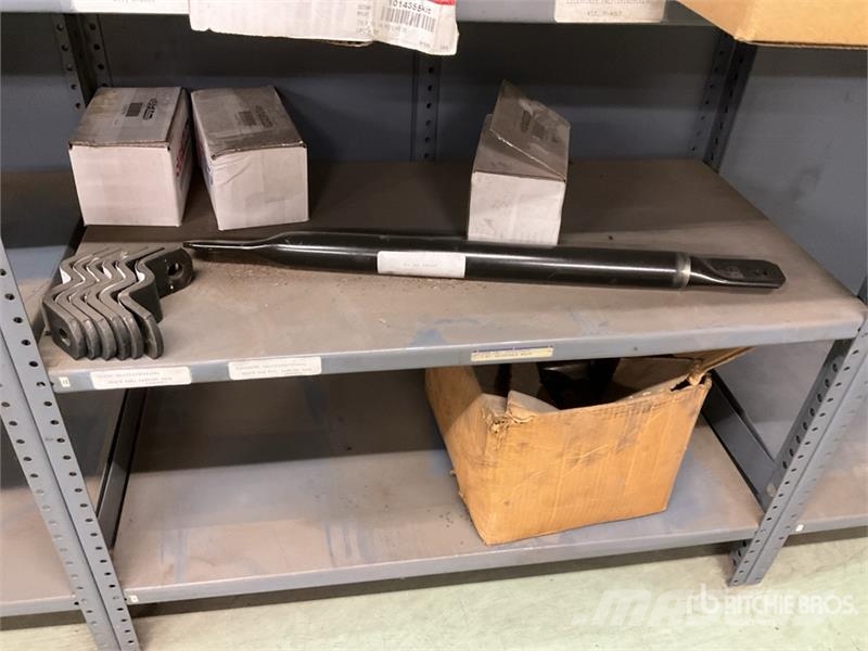 Quantity of U-Bolt Kits and Misc. Parts Drugi deli