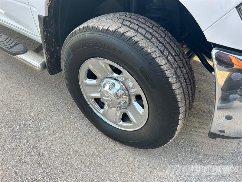 RAM 2500 Пикапи