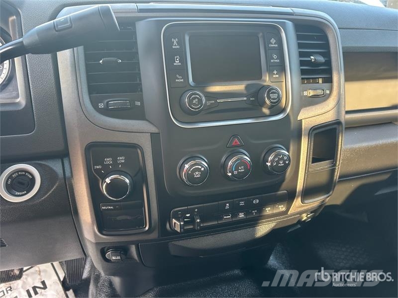 RAM 2500 Пикапи