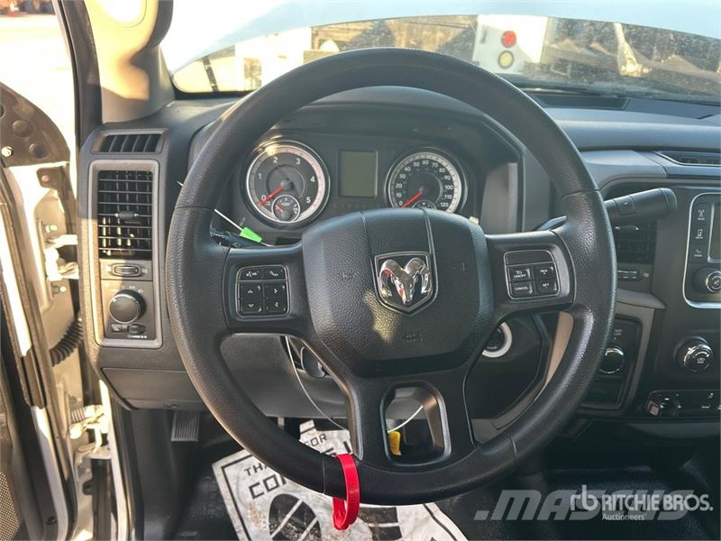 RAM 2500 Пикапи