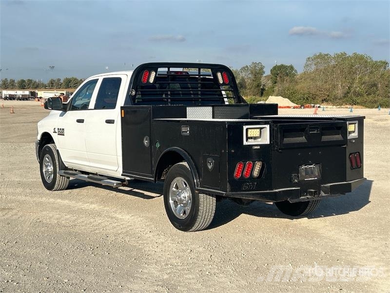 RAM 2500 Пикапи