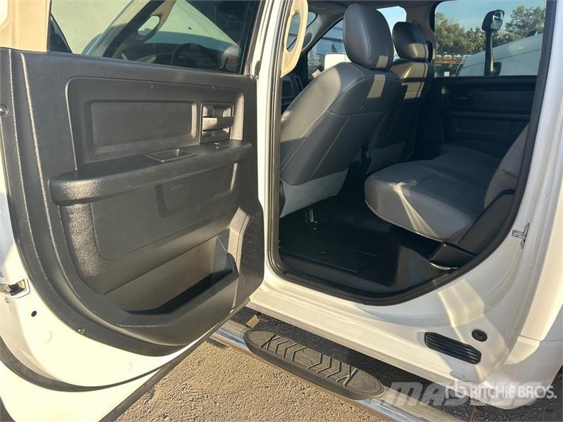 RAM 2500 Пикапи