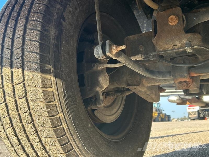RAM 2500 Пикапи
