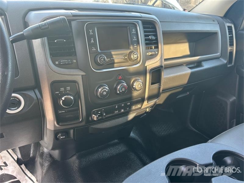 RAM 2500 Пикапи
