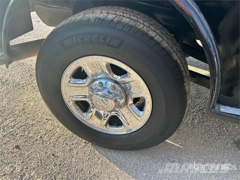 RAM 2500 Пикапи