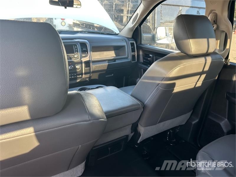 RAM 2500 Пикапи