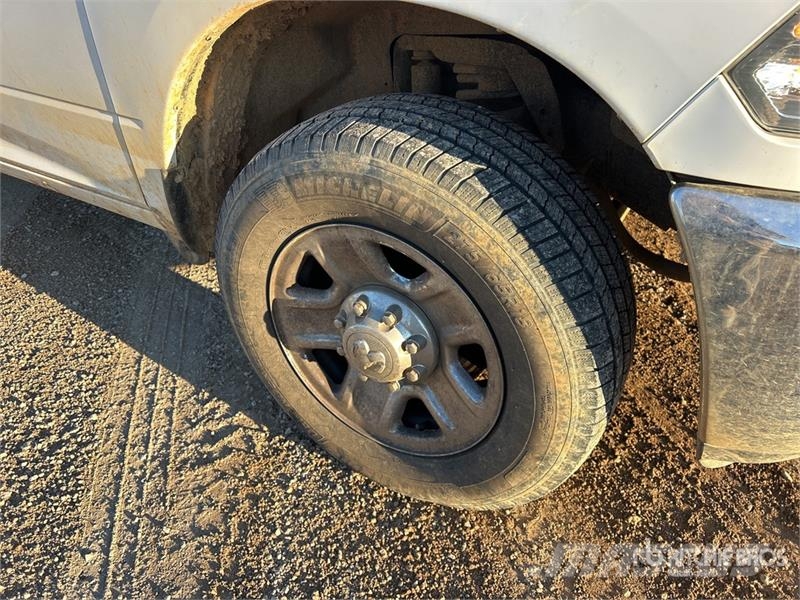 RAM 2500 4x2 Crew Cab Pickup Ostalo