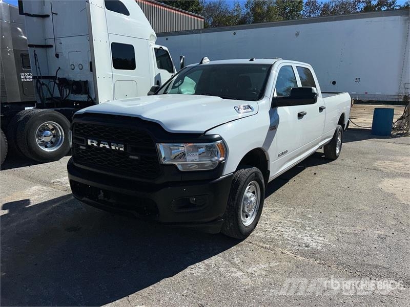 RAM 2500 4x2 Crew Cab Pickup Інше
