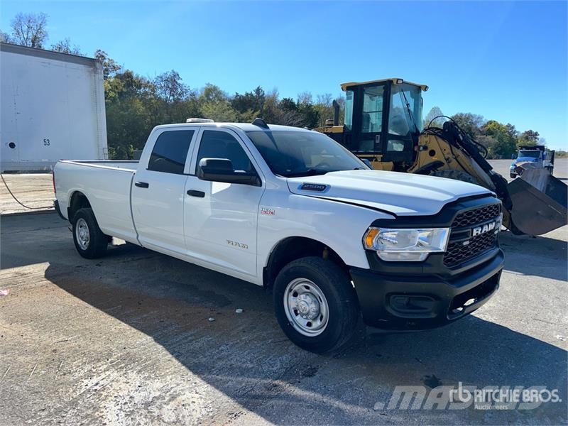 RAM 2500 4x2 Crew Cab Pickup Інше