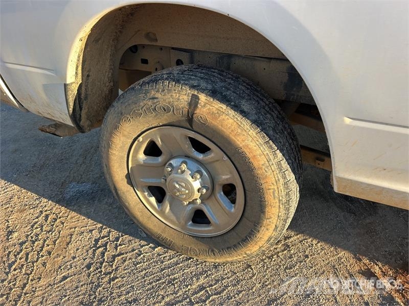 RAM 2500 4x2 Crew Cab Pickup Ostalo