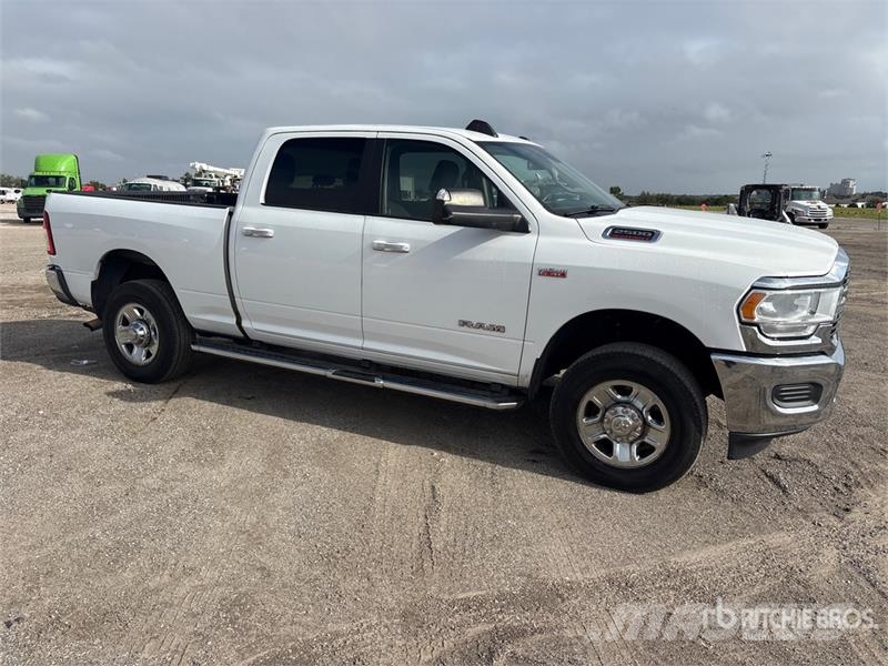 RAM 2500 4x4 Crew Cab Pickup Ostalo