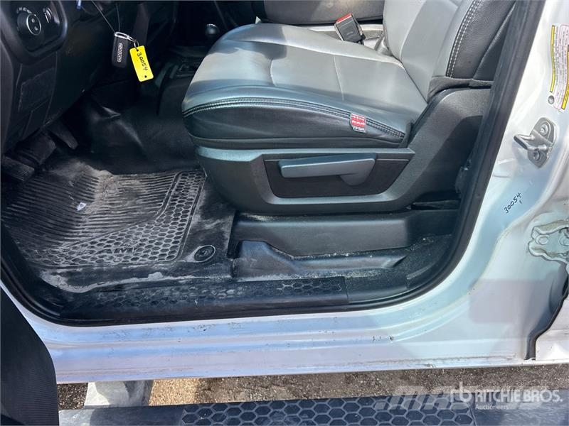 RAM 2500 4x4 Crew Cab Pickup (Inoperable) Kita