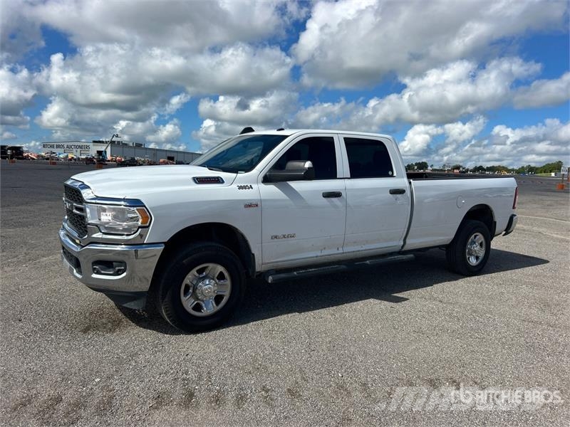 RAM 2500 4x4 Crew Cab Pickup (Inoperable) Kita