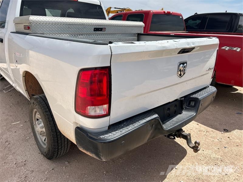 RAM 2500 4x4 Crew Cab Pickup Прочие фургоны