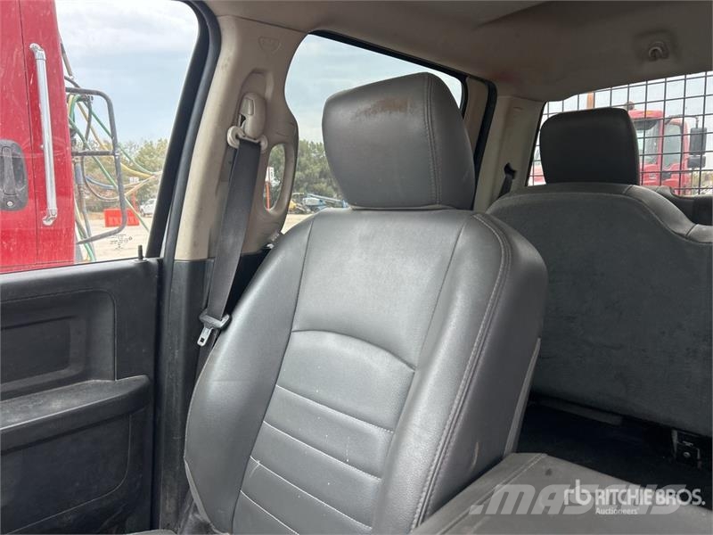 RAM 2500 4x4 Crew Cab Pickup Andere Transporter
