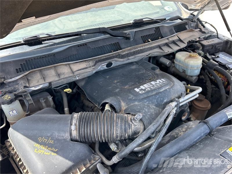 RAM 2500 4x4 Crew Cab Pickup Прочие фургоны