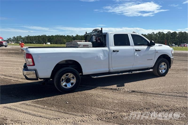 RAM 2500 4x4 Crew Cab Pickup Ostalo