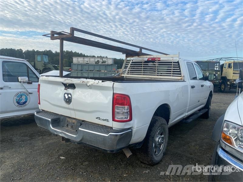 RAM 2500 4x4 Crew Cab Pickup (Inoperable) أخرى