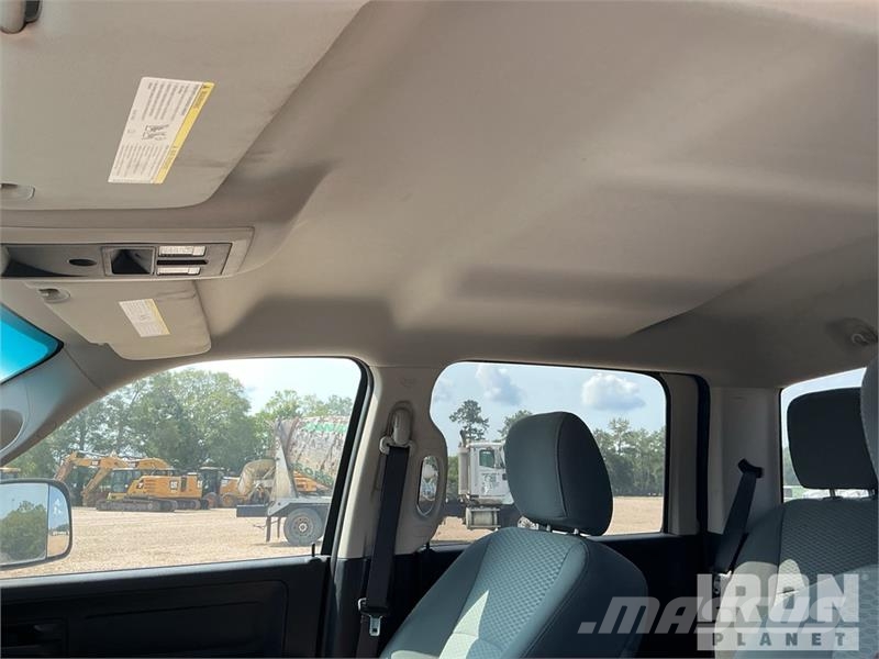 RAM 2500 4x4 Crew Cab Pickup (Inoperable) Ostalo