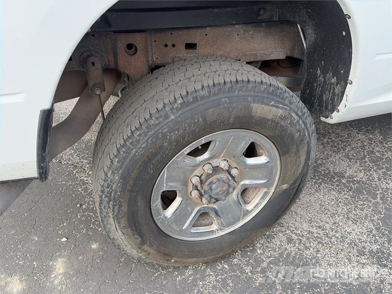 RAM 2500 4x4 Crew Cab Pickup Andere Transporter