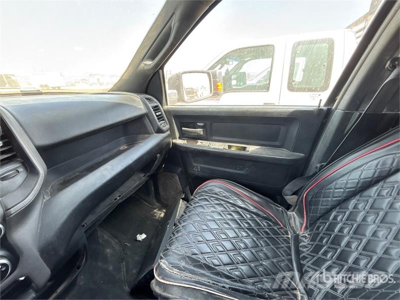 RAM 2500 4x4 Crew Cab Flatbed Truck Planbiler