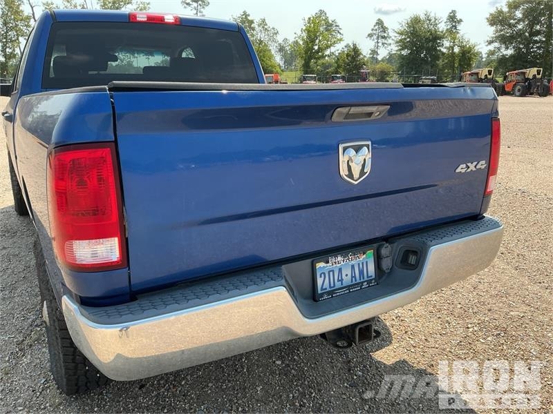 RAM 2500 4x4 Crew Cab Pickup (Inoperable) Ostalo