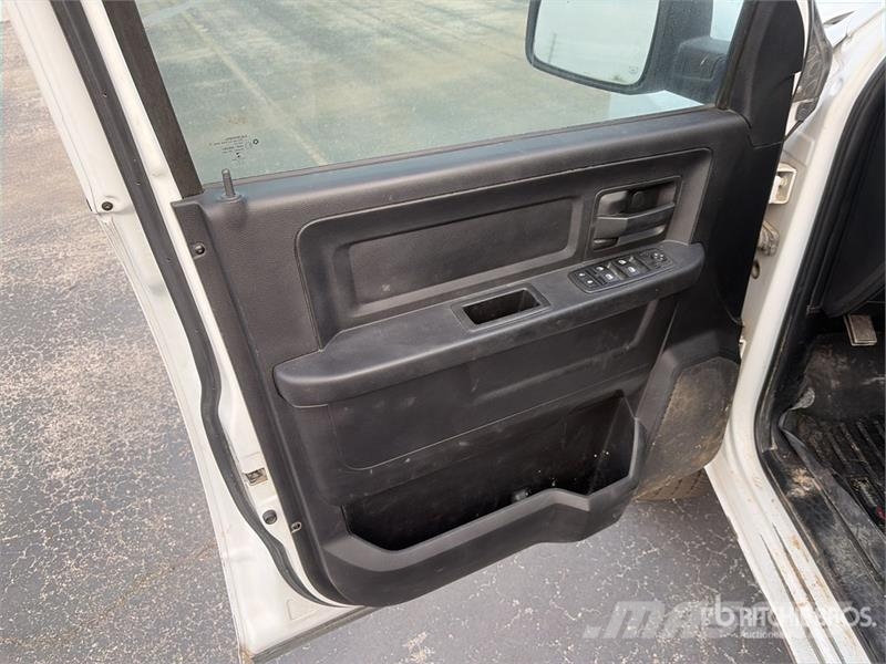 RAM 2500 4x4 Crew Cab Pickup Andere Transporter