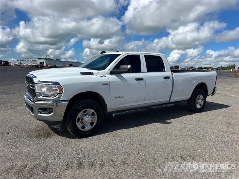 RAM 2500 4x4 Crew Cab Pickup (Inoperable) Kita