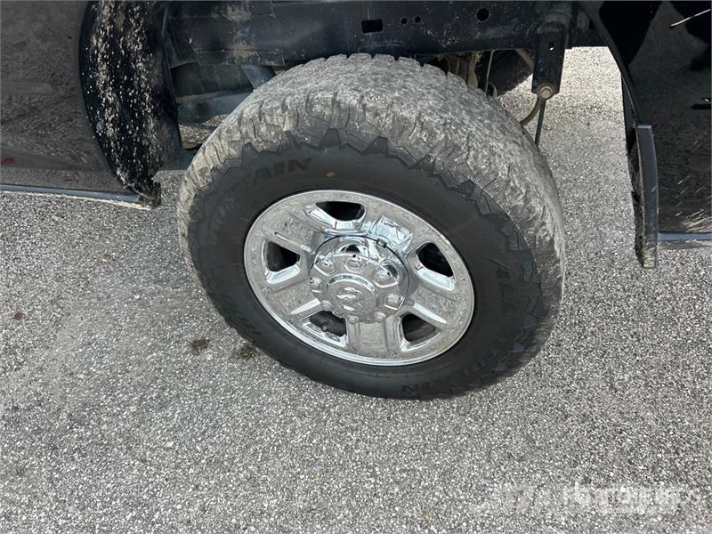 RAM 2500 4x4 Crew Cab Pickup Další