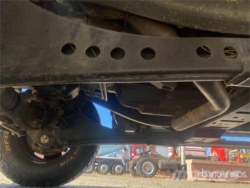 RAM 2500 4x4 Crew Cab Pickup Drugi