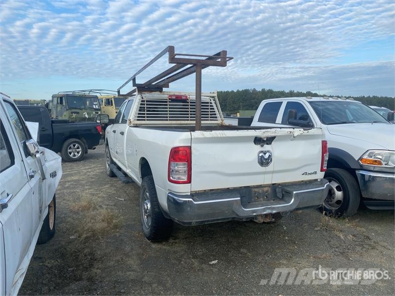 RAM 2500 4x4 Crew Cab Pickup (Inoperable) أخرى