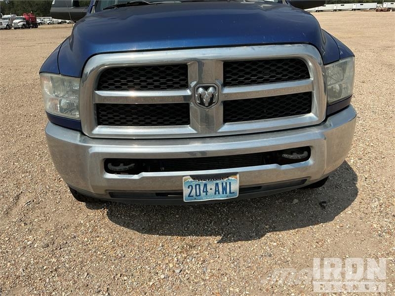 RAM 2500 4x4 Crew Cab Pickup (Inoperable) Ostalo