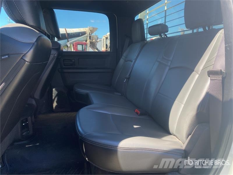 RAM 2500 4x4 Crew Cab Pickup Drugi