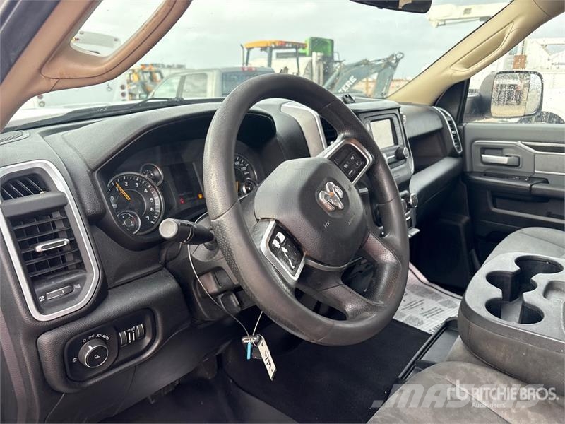 RAM 2500 4x4 Crew Cab Pickup Ostalo