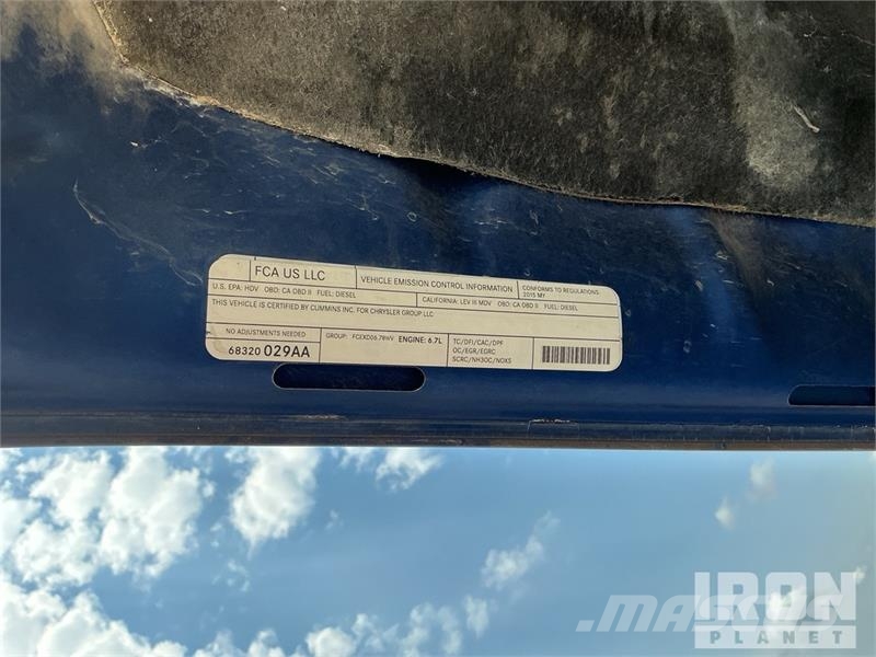 RAM 2500 4x4 Crew Cab Pickup (Inoperable) Ostalo